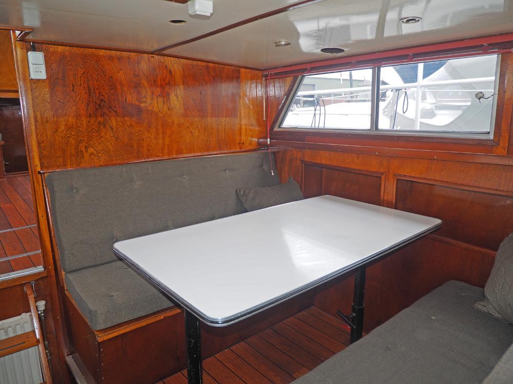 Cabin en avant, H&eacute;bergements